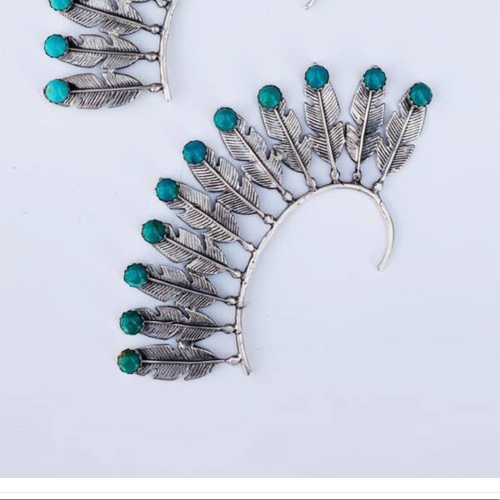 Ear cuff